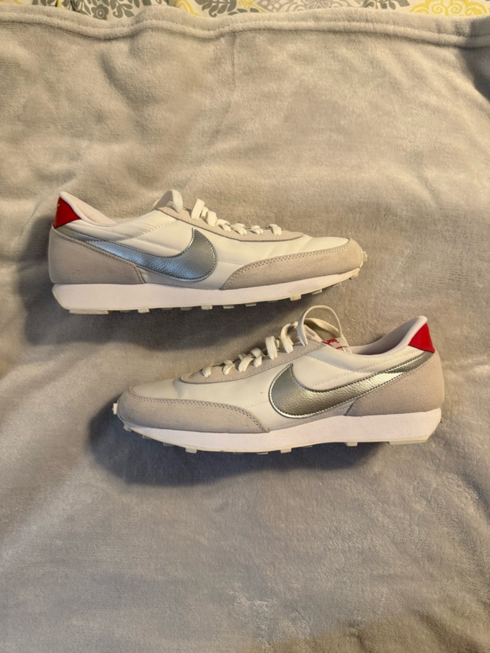 Women’s White with Silver Swoosh Nike DBREAK Sneakers Size 11